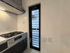 ごみ袋などの仮置き場として利用でき便利です＾＾