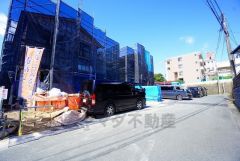 前面道路は5ｍ～5.4ｍ。 交通量が少なく、小さなお子様がいるご家庭も安心です＾＾