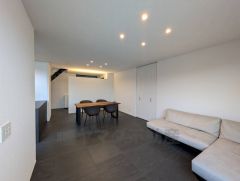 家族が集まる開放的なリビング。毎日のお食事が楽しみです＾＾思い思いの時間を過ごしたり、家族みんなで食事をしたり、素敵な団らんの場になりますね。