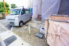 駐車スペースはゆとりある2台分を確保。マイカー用に、お客さま用に、余裕を持ってご利用いただけます。