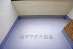 日当たりの良いバルコニー。お洗濯物が気持ちよく干せます。