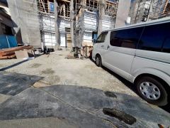 駐車スペースはゆとりある4台分を確保。マイカー用に、お客さま用に、余裕を持ってご利用いただけます。