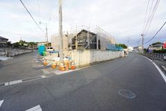 現地（2025年10月）撮影。落ち着いた住宅地内で快適な生活を実現してみませんか。