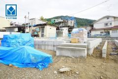 コンビニまで徒歩6分。スーパーまで徒歩13分。ドラッグストアまで徒歩12分。