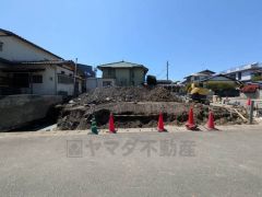 コンビニまで徒歩12分。スーパーまで自転車で約9分（1.3ｋｍ）