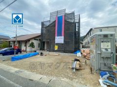 スーパー・コンビニ・ドラッグストアまで徒歩7分圏内＾＾