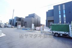 前面道路は交通量が少なく小さなお子様がいるご家庭でも安心です＾＾
