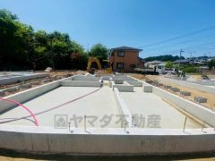 須恵ICまで車で約6分。（1.8ｋｍ） 通勤や遠出のお出かけに便利です＾＾ イオンモール福岡まで車で約10分（3.1ｋｍ）