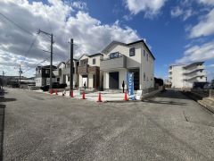 住人以外の車の進入も少なく、小さなお子様を持つご家庭にも安心です。