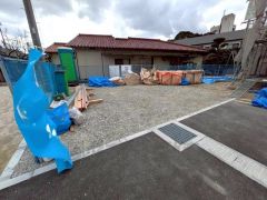 駐車スペースはゆとりある2台分を確保。マイカー用に、お客さま用に、余裕を持ってご利用いただけます。