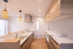 カップボード付き。上部にもたっぷり収納できますよ＾＾