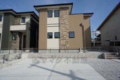 カースペースは2台付きです。 ご夫婦で1台ずつ所有できます。