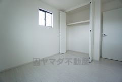 全居室に収納完備。下段を引き出し収納にするなど、空いたスペースを有効活用すれば収納力がグッと高まります。常に整理整頓されたお部屋は気持ちがいいです＾＾