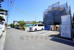 前面道路含む現地写真。