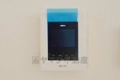 防犯性、セキュリティ対策に安心できるテレビモニター付きインターフォンです。セールスマン対策にもなり安心できます。