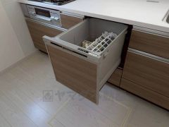 家事の時間が短縮できる食器洗浄乾燥機付。後片付けもラクラクです。