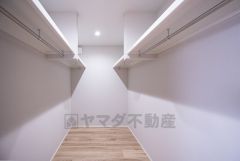 主寝室には大型のウォークインクローゼットをご用意しました＾＾