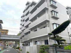 玉川小学校：徒歩2分・春吉中学校：徒歩8分。西鉄大橋駅、西鉄高宮駅・JR竹下駅の利用ができアクセス良好＾＾