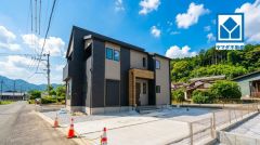 敷地58坪。イオン穂波ショッピングセンター車で約8分（2.4ｋｍ）駐車4台＾＾設備仕様も充実＾＾