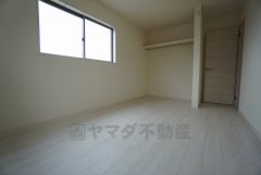 全居室に収納完備。下段を引き出し収納にするなど、空いたスペースを有効活用すれば収納力がグッと高まります。常に整理整頓されたお部屋は気持ちがいいです＾＾