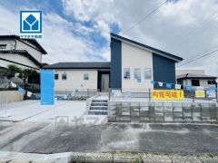 角地・平屋住宅。敷地面積広々74坪。 コンビニまで徒歩11分。 西鉄バス「飛岳団地」停まで徒歩3分。