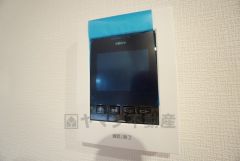 防犯性、セキュリティ対策に安心できるテレビモニター付きインターフォンです。セールスマン対策にもなり安心できます。