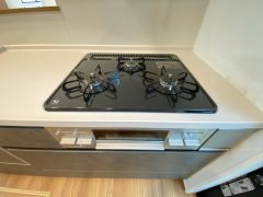 3口コンロなので、効率よくお料理が楽しめます。毎日のお料理も楽しくなりますね＾＾
