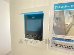 防犯性、セキュリティ対策に安心できるテレビモニター付きインターフォンです。セールスマン対策にもなり安心できます。