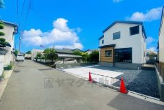 前面道路含む現地写真。