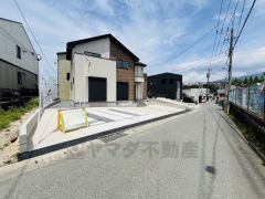 大型車両の通行も少なく、静かで快適な生活を送れます＾＾ カースペースは停めやすい並列駐車2台付きです。