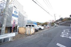 2面方向道路に面しており日当り風通し良好です。