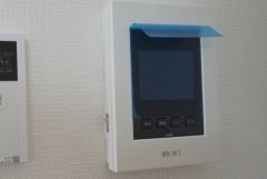 防犯性、セキュリティ対策に安心できるテレビモニター付きインターフォンです。セールスマン対策にもなり安心できます。
