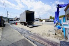 前面道路南側2.9ｍ。 大型車は通行できません。騒音や交通量も少ないためストレスなく利用できます＾＾