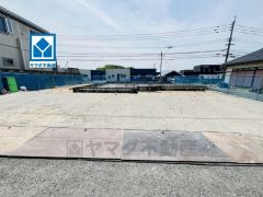 上三緒駅まで徒歩9分。敷地面積広々96坪。並列駐車5台。平屋住宅＾＾お庭付き・ファミリークローク・SIC・パントリー。