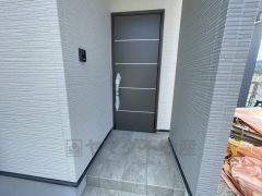 タッチキー付きで玄関帖の開閉が楽々＾＾
