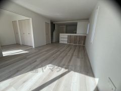 家族が集まる開放的なリビング。約18.1帖の大空間で毎日のお食事が楽しみです＾＾思い思いの時間を過ごしたり、家族みんなで食事をしたり、素敵な団らんの場になりますね。