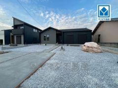 コンビニ・スーパーまで徒歩14分圏内。周辺環境充実＾＾