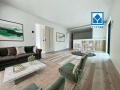 写真の家具・インテリアはイメージCG画像です。大きな窓のあるリビングは、陽光あふれる明るい空間です。居心地良く、ご家族皆がゆったり寛げる憩いの空間となりそうです。