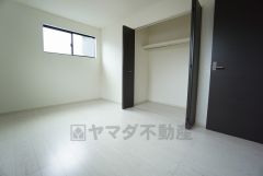 全居室に収納完備。下段を引き出し収納にするなど、空いたスペースを有効活用すれば収納力がグッと高まります。常に整理整頓されたお部屋は気持ちがいいです＾＾