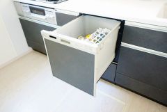 家事の時間が短縮できる食器洗浄乾燥機付。後片付けもラクラクです。