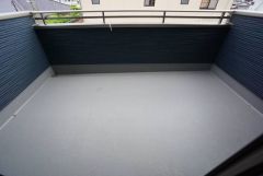 お天気の良い日はお洗濯物がよく乾きそうな日当たり良好のバルコニーです＾＾