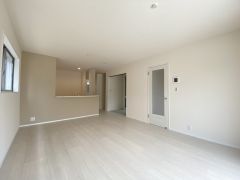 キッチンとダイニングの動線が近く、持ち運びに便利です。
