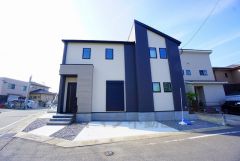 一戸建ての多いエリア。落ち着いた雰囲気で快適な生活を送れます。