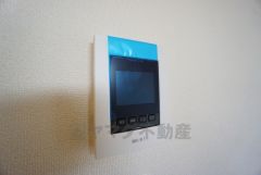 防犯性、セキュリティ対策に安心できるテレビモニター付きインターフォンです。セールスマン対策にもなり安心できます。