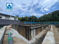 ＪＲ筑豊本線「新飯塚」駅まで徒歩約25分（1.8ｋｍ）。お気に入りの家具とインテリアでステキな部屋を作りましょう。