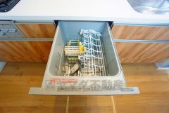 家事の時間が短縮できる食器洗浄乾燥機付。後片付けもラクラクです。