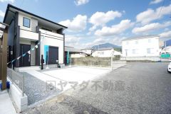 前面道路は公道南側約5.7ｍ。ＪＲ香椎線「宇美」駅徒歩15分＾＾