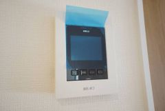 防犯性、セキュリティ対策に安心できるテレビモニター付きインターフォンです。セールスマン対策にもなり安心できます。