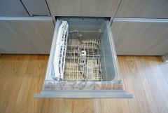 家事の時間が短縮できる食器洗浄乾燥機付。後片付けもラクラクです。
