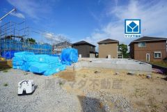 敷地面積約90坪＾＾ イオン穂波ショッピングセンターまで車で約9分＾＾（2.8ｋｍ）ショッピングを楽しめます。スーパー・コンビニまで徒歩13分圏内。
